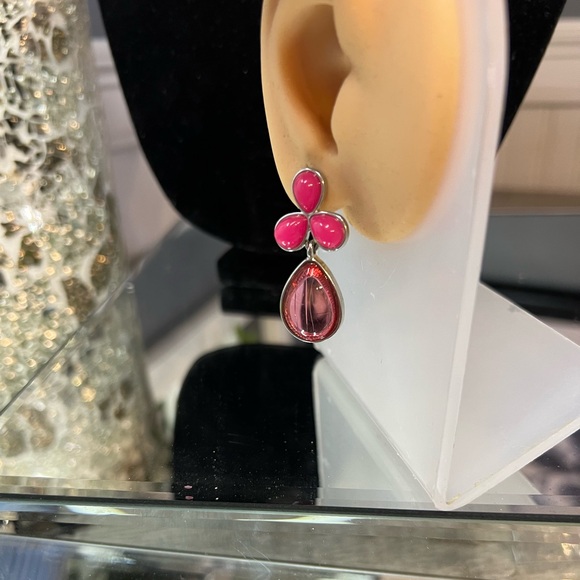 NWT statement necklace and clip earrings!!! Sooo bright and beautiful!! - Picture 5 of 9